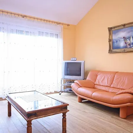 Large 2 Bedrooms Plus Living *