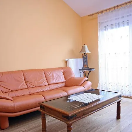 Large 2 Bedrooms Plus Living Appartamento *
